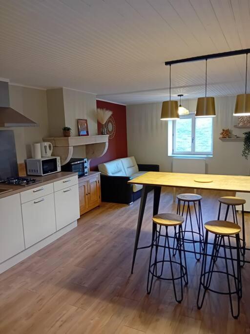 Petite Maison En Pierre Au Calme Avec Exterieur Montbellet Екстер'єр фото