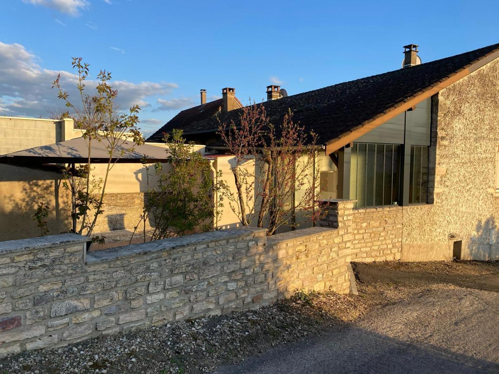 Petite Maison En Pierre Au Calme Avec Exterieur Montbellet Екстер'єр фото